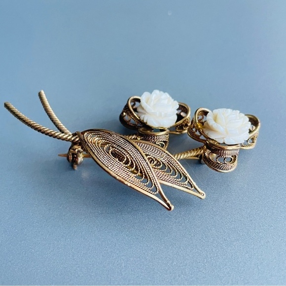 Vintage Bone Rose Flower Filigree Delicate Gold Tone Pin Brooch - Picture 6 of 6